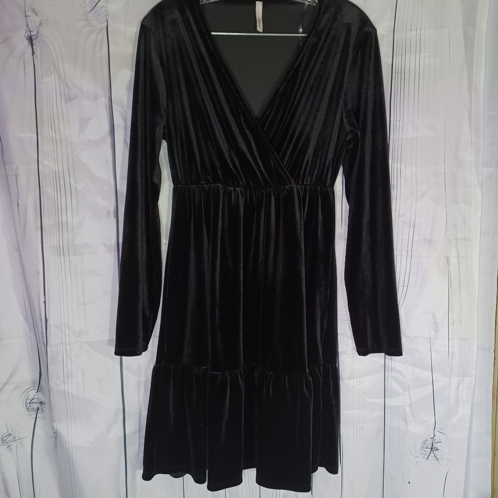 Lilypad velour v-neck long-sleeved whimsigoth witchy cozy chic holiday dress
